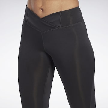 ReebokSkinny Sportske hlače 'Workout Ready' - crna boja