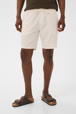 Matinique Regular Pants 'Barton' in White: front