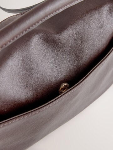 Geantă de umăr de la Next pe maro