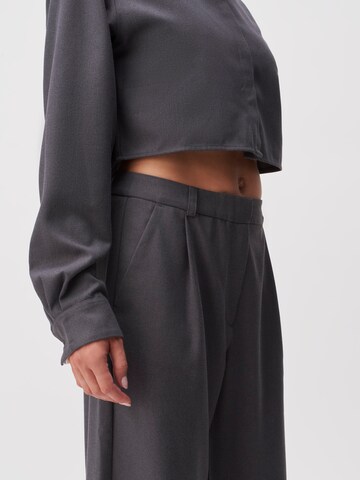 Wide Leg Pantalon à pince 'Mira' LeGer by Lena Gercke en gris