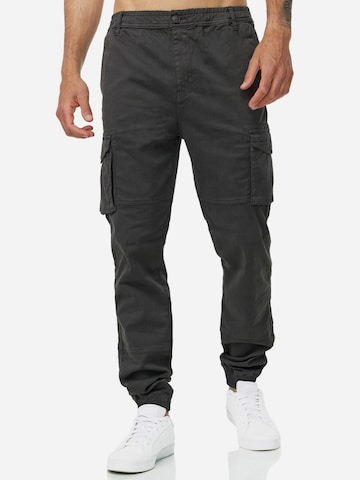 Tazzio Regular Cargo Pants 'A300' in Grey: front