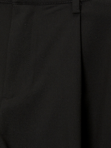 Loosefit Pantalon à pince Pull&Bear en noir