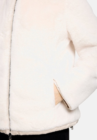 Veste mi-saison Betty Barclay en beige