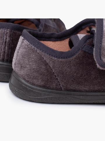 Sneaker di Pisamonas in grigio