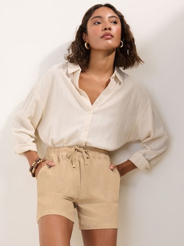 Friends Like These Regular Shorts in Beige