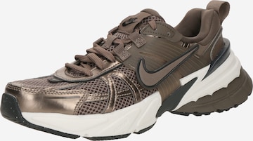 Nike Sportswear Sneakers laag 'V2K' in Bruin: voorkant