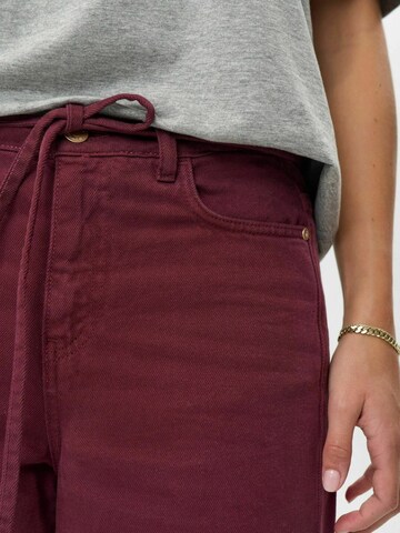 Wide leg Jeans ' NUBROOKLYN SOLID ' di NÜMPH in rosso