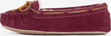 Pantoufle 'Cally' Minnetonka en rouge : devant