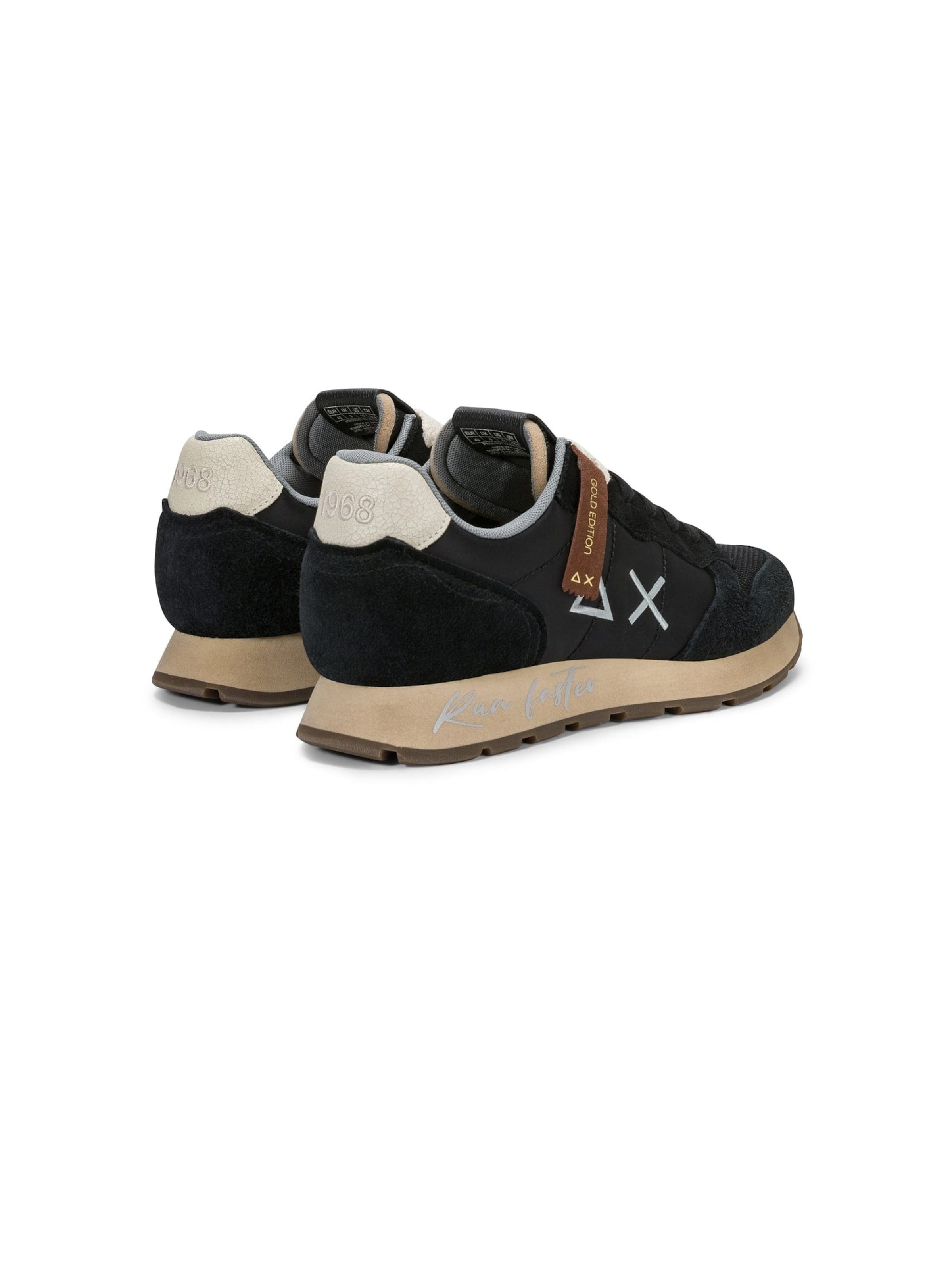 Sneaker bassa 'Men's Tom Vintage Nylon and Suede Sneaker' di SUN68 in nero