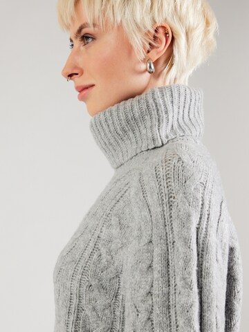 Abercrombie & Fitch - Pullover em cinzento