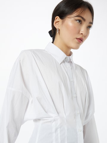 Sisley Блуза в бяло
