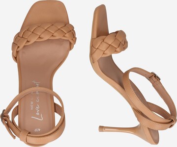 NEW LOOK Sandalen met riem in Bruin