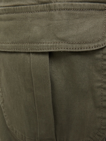 Vero Moda Tall - Pierna ancha Pantalón vaquero cargo 'TESSA' en verde