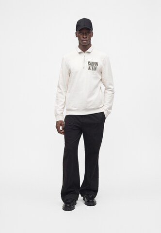 Felpa di Calvin Klein Jeans in bianco