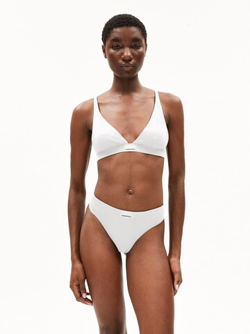 ARMEDANGELS Bralette Bra 'OSILAARI RIB' in White: front