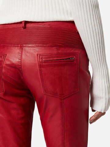 RICANO - Slimfit Pantalón 'Donna' en rojo