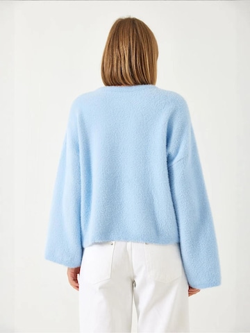Pullover extra large di Bianco Lucci in blu