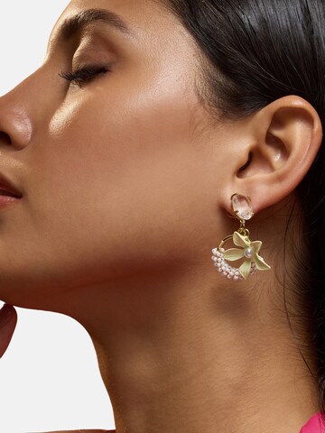 SOHI Earrings 'Serina' in Yellow