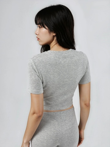 T-shirt Busem en gris