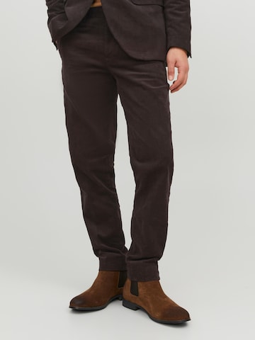 JACK & JONES Regular Pleated Pants in Brown: front