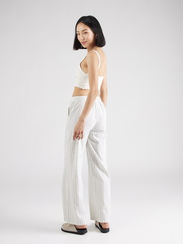 Regular Pantalon 'ELLA' SISTERS POINT en beige