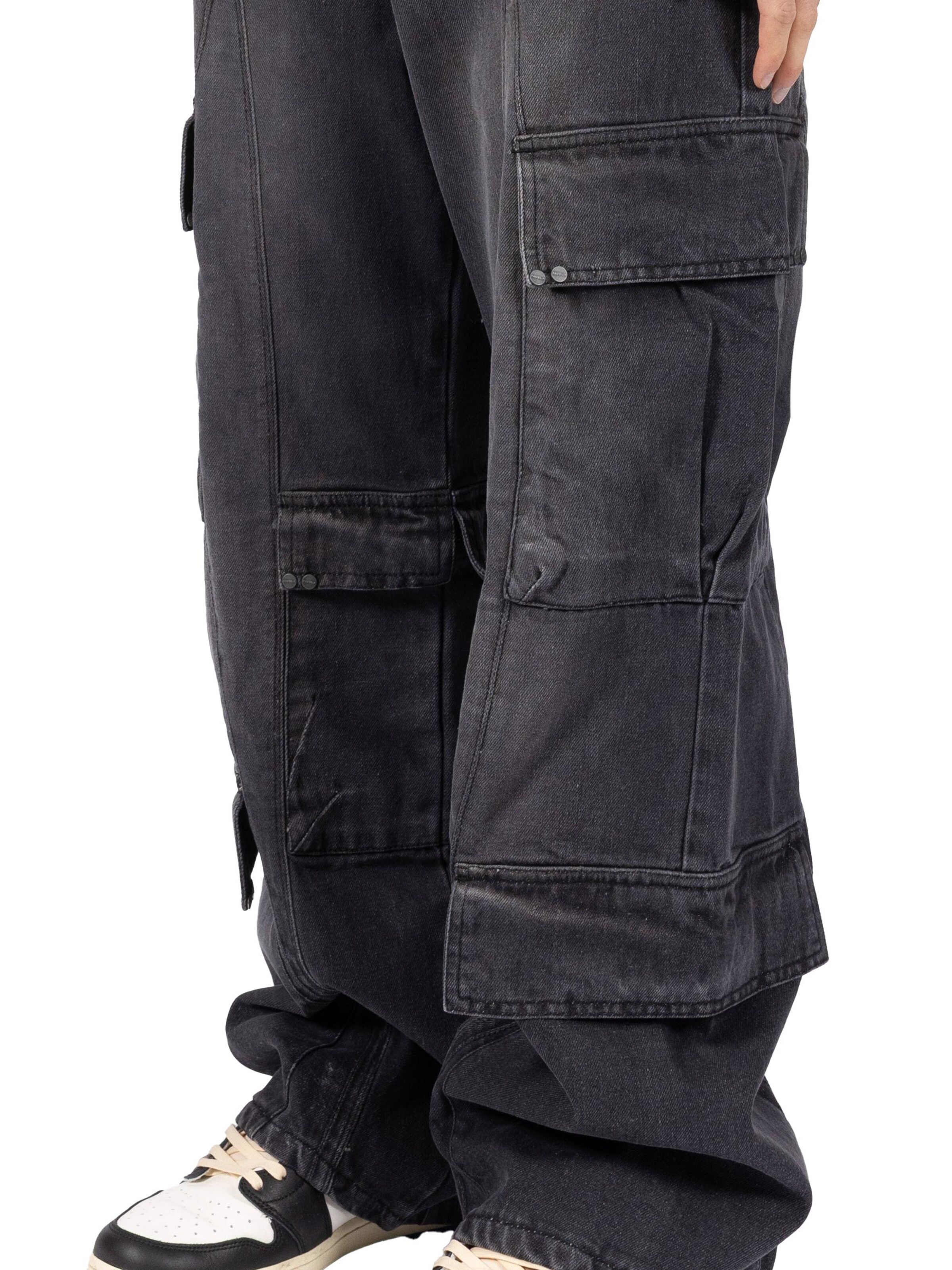 FAVELA Baggy Cargo Jeans in Black