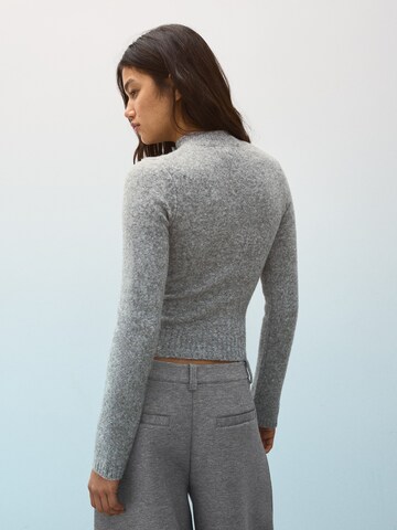 Bershka Sweater in Grey: back