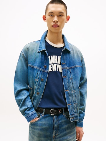 Tommy Jeans Between-season jacket in Blue: front