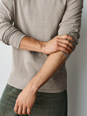 Next Bluser & t-shirts i grå