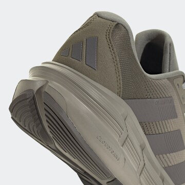 ADIDAS PERFORMANCE Παπούτσι για τρέξιμο 'Questar 3' σε γκρι