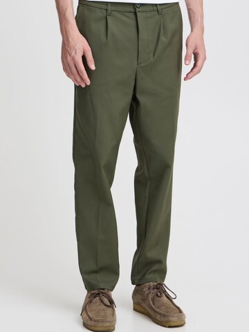 Effilé Pantalon à pince 'Marc' Casual Friday en vert : devant