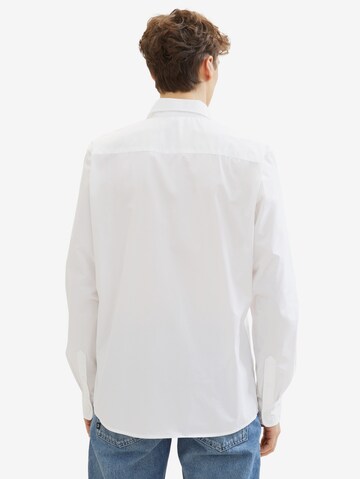 Coupe regular Chemise business TOM TAILOR DENIM en blanc