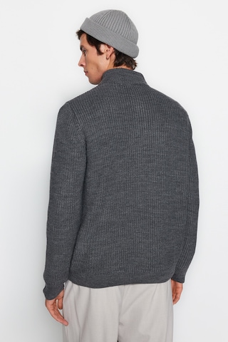 Pull-over Trendyol en gris
