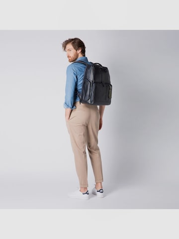 Piquadro Backpack in Grey: front