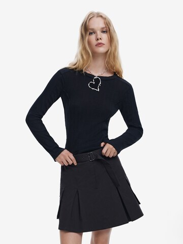 Desigual - Camiseta en negro: frente