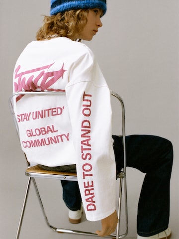 Tricou 'STWD ' de la Pull&Bear pe alb: față