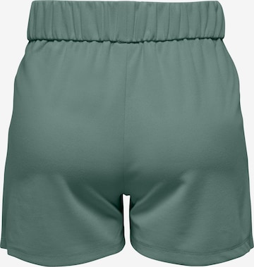 Regular Pantaloni cutați 'Geggo' de la JDY pe verde