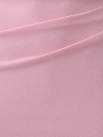 Rochie de la Tussah pe roz