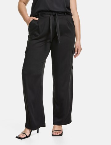 SAMOON Wide leg Pleat-Front Pants in Black: front