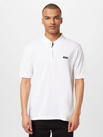 Calvin Klein - Camiseta en blanco: frente