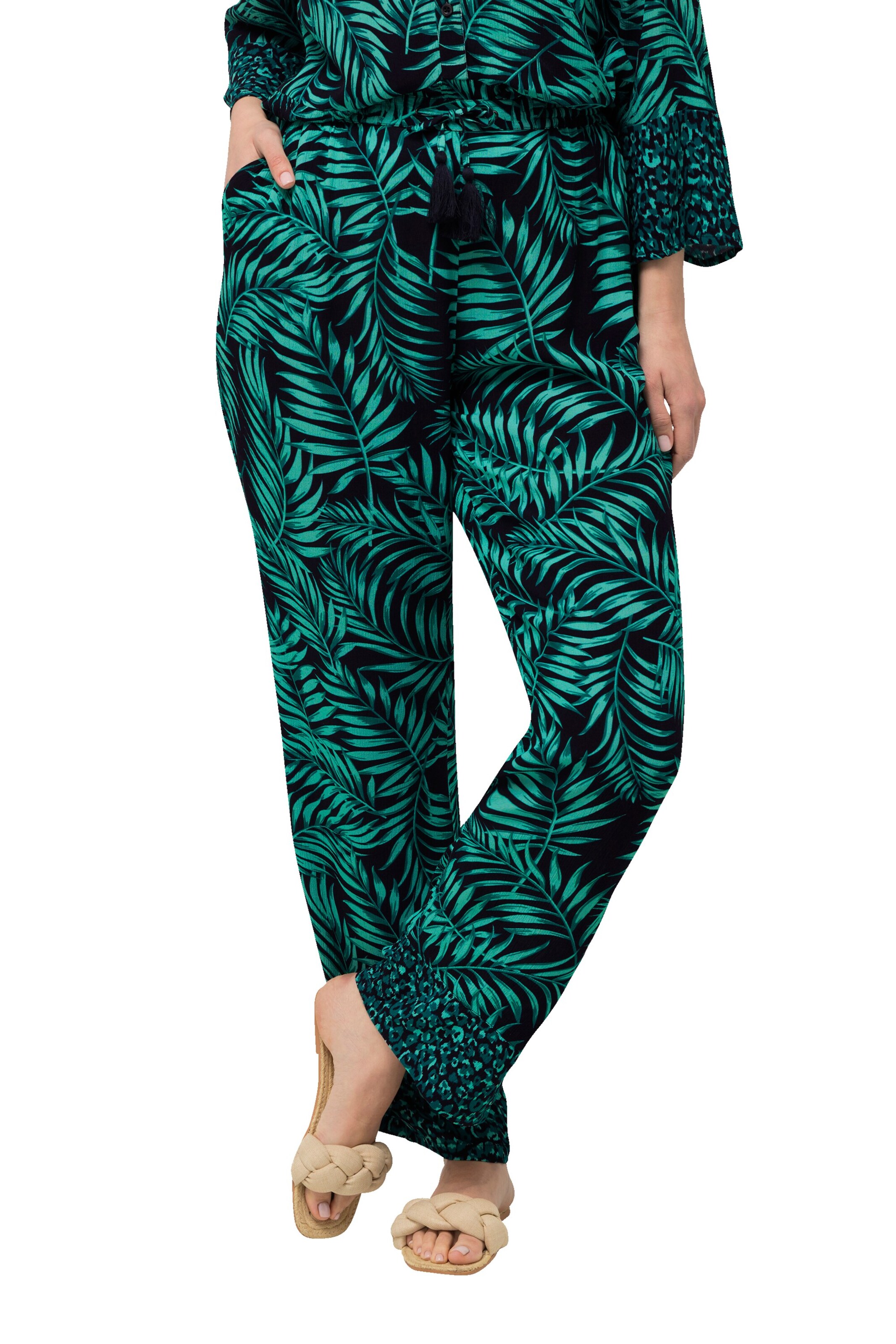 Ulla Popken Loose fit Trousers in Black: front