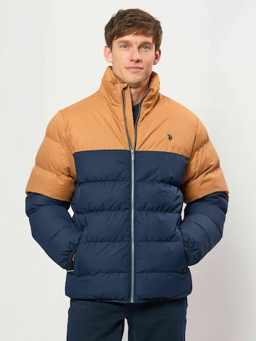 Geacă de iarnă ' UMAleks ' de la U.S. POLO ASSN. pe maro: față