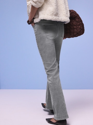 STREET ONE Boot cut Jeans 'Blaire' in Grey