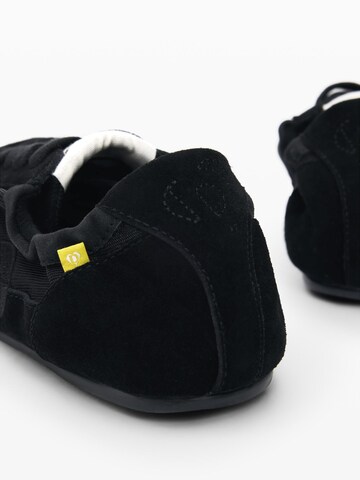 Desigual Matalavartiset tennarit värissä musta