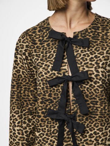PIECES Bluse 'Astrid' i brun
