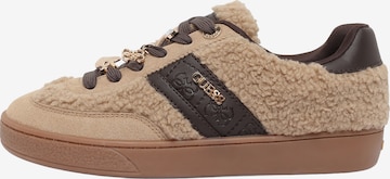 GUESS Matalavartiset tennarit 'NAOKI3' värissä beige: etupuoli