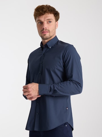 Slim fit Camicia business 'Leonardo Sport Poplin Stretch Man Shirt Black' di 7Camicie in blu: frontale
