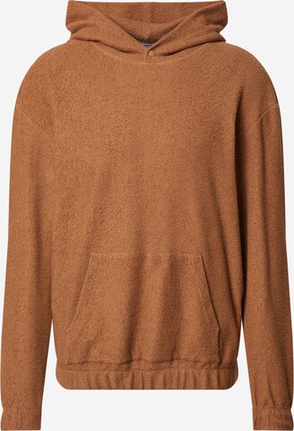 DAN FOX APPAREL Sweatshirt 'Mirco' in Bruin: voorkant