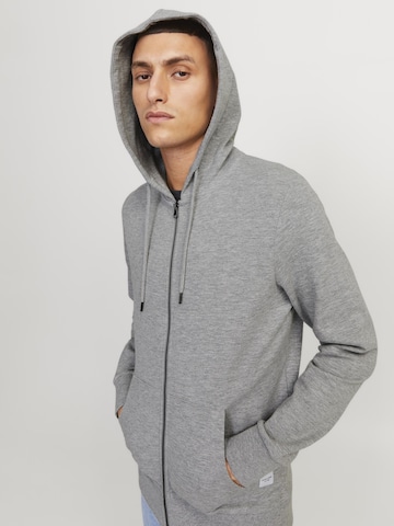 JACK & JONES - Sudadera con cremallera en gris