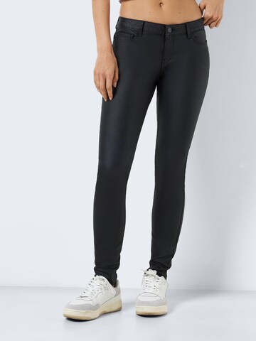 Noisy may Skinny Jeans 'Allie' in Schwarz